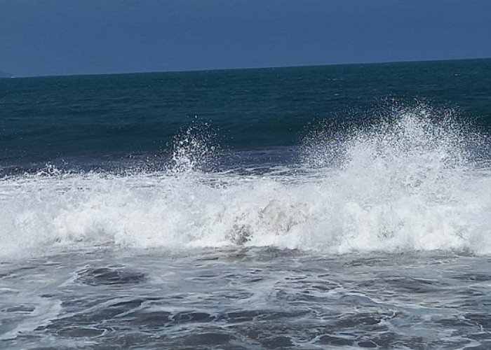 Waspada! BMKG Ingatkan Ada Potensi Gelombang Tinggi 4 Meter di Pantai-Pantai Berikut Ini