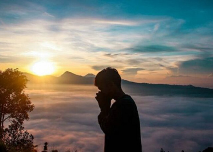 Wisata Alam di Bandung Liburan di Gunung Putri Lembang, View Lampu Kota Bandung dan Sunrise di Atas Awan