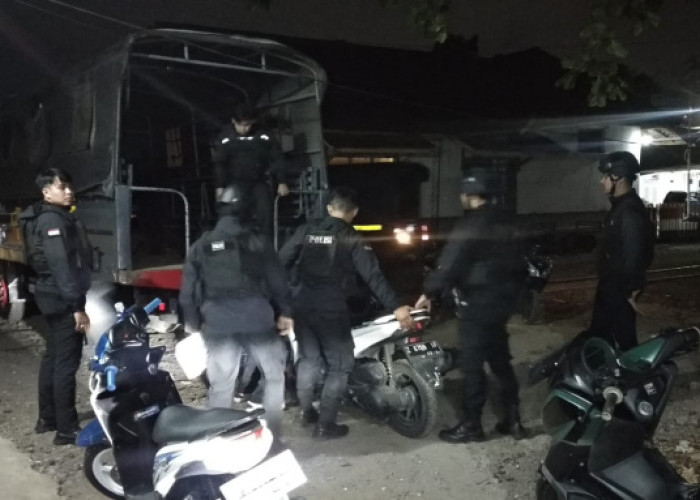 Polisi Gerebek Pesta Miras Geng Motor di Tasikmalaya
