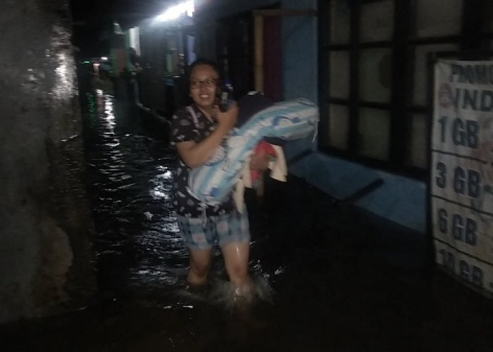 Tadi Malam, Kota Tasikmalaya Dikepung Banjir, Rumah-Rumah Terendam, Jalanan Tergenang, Ini Penyebabnya 