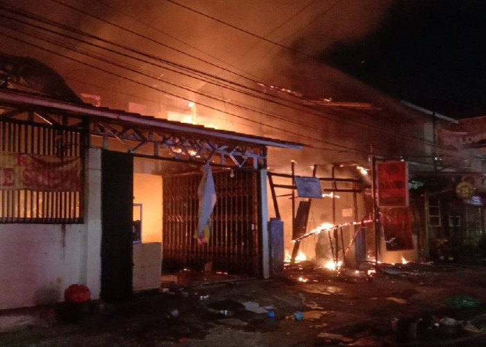 Api Melumat Warteg dan Kios di Jakarta Timur, Kerugian Capai Rp800 Juta, Penyababnya dari Kompor