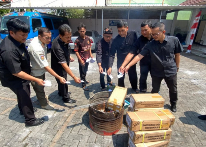 13.849 KTP-el Dimusnahkan Disdukcapil Garut, Ribuan Dokumen Ditarik dari Warga