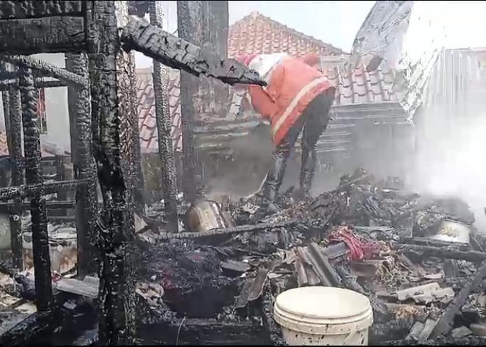 Rumah Dua Lantai di Empang Wetan Kota Tasikmalaya Kebakaran, Penyebab Masih Diselidiki