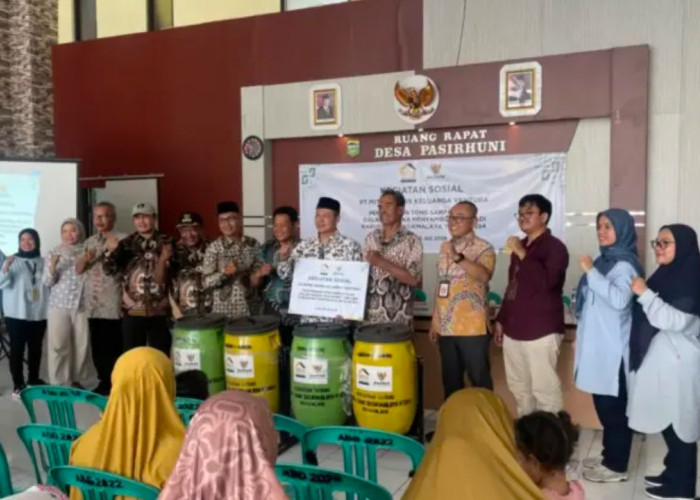MBK Ventura dan Baznas Salurkan 60 Pasang Tong Sampah di Ciawi, Warga Juga Dapat Edukasi Keuangan
