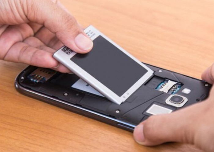 Aturan Baru: Kecuali HP Ini, Ponsel Wajib Gunakan Baterai Lepas Pasang Mulai Tahun Depan