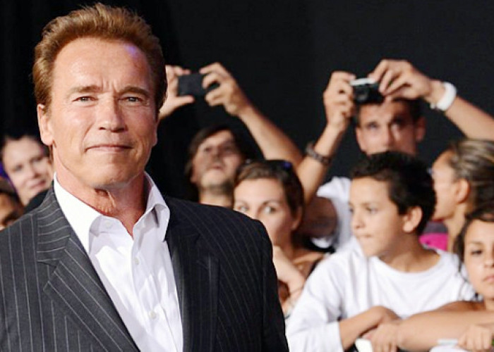 Gara-Gara Wanita, Arnold Schwarzenegger Terlibat Kecelakaan Lalu Lintas