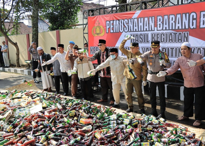 Ribuan Botol Miras, Knalpot Bising dan Petasan Dimusnahkan, Hasil Razia Selama 2 Pekan Ramadan di Kota Tasik