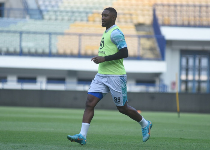 Merasa Betah di Persib, Levy Madinda Akhirnya Buka Suara Jelang Laga Persib Lawan Bhayangkara FC