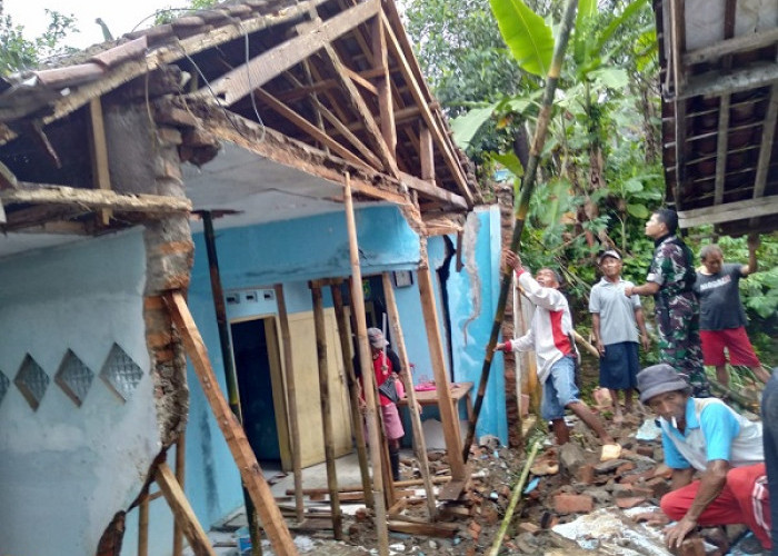Bencana Alam di Ciamis: Tembok Rumah Roboh di Sukadana, Penahan Tebing Ambruk di Panjalu