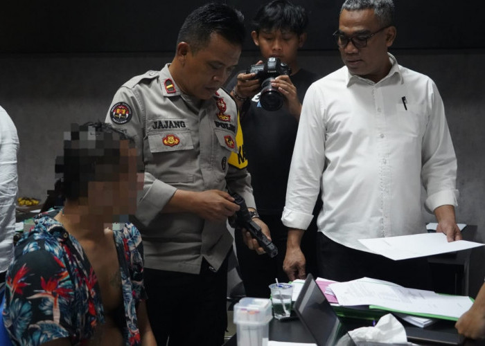 Pria Bertato Ditangkap Polisi Usai Menodongkan Air Soft Gun ke Sopir Taksi Online di Tasikmalaya