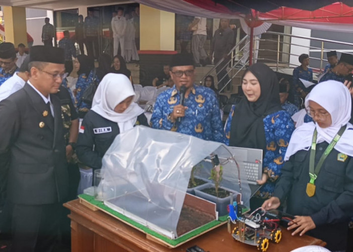 Dari Seblak ke Robot Pintar, Dua Siswa MAN 4 Tasikmalaya Ciptakan TrophiChiliBot untuk Bantu Petani Cabai