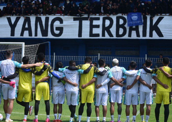 Terharu, Barisan Pemain Persib Dapat Obor Semangat dari Bobotoh Jelang Persib Hadapi Persija Jakarta