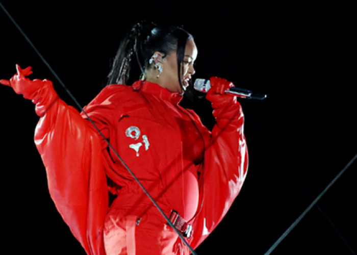 Rihanna Dipastikan Hamil Anak Kedua