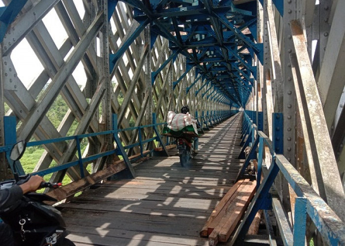 Siang Ini, Rencana Jembatan Cirahong Ditutup Total Masih Belum Diberlakukan, Sepeda Motor Masih Melintas 