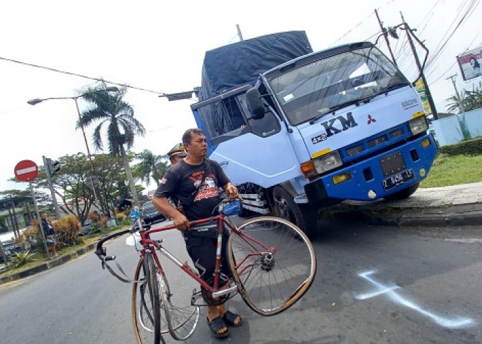 Pesepeda Korban Meninggal Kecelakaan Maut Rancabango Dikenang sebagai Ayah yang Baik