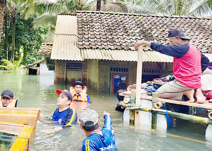 Sudah 3 Hari Desa Bunisari Pangandaran Terendam Banjir