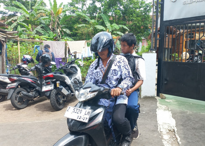 Tiga Dekade Pengabdian Sunyi Dedi Supriatna, Ketabahan Guru ABK di Tasikmalaya