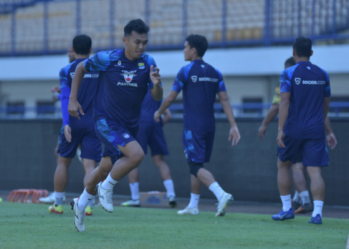 Kondisi Skuad Persib Jelang Lawan Bali United, 3 Pemain Absen Latihan, Bagaimana dengan Levy Madinda