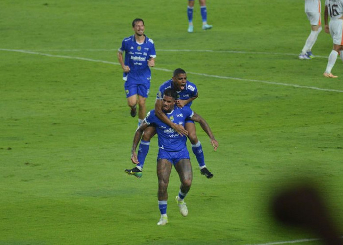 Fakta Persib vs Borneo: Ramon Cek Gol Perdana, Fitrah Tampil Perdana, Bobotoh Tribun VIP Meninggal