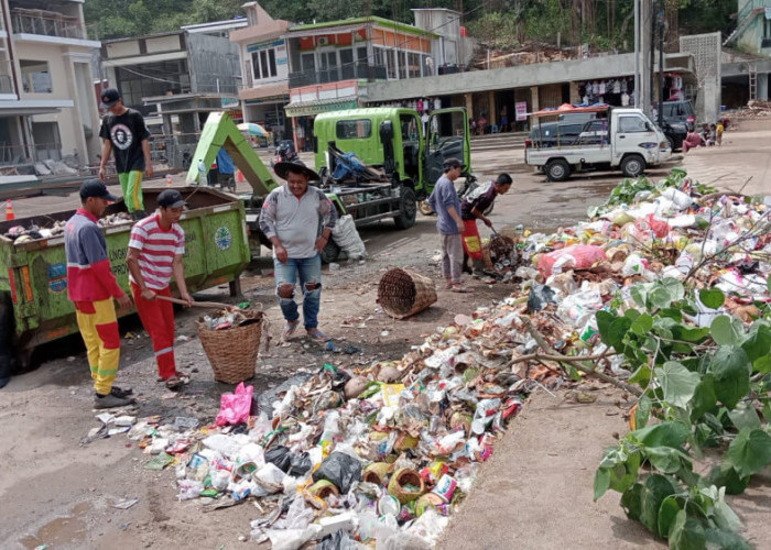 TPAS Purbahayu Pangandaran Sudah Dibuka Lagi, Tumpukan Sampah Mulai Diangkut
