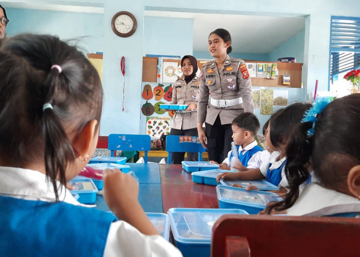 Polres Tasikmalaya Ajak Siswa SD Terapkan Pola Makan Sehat