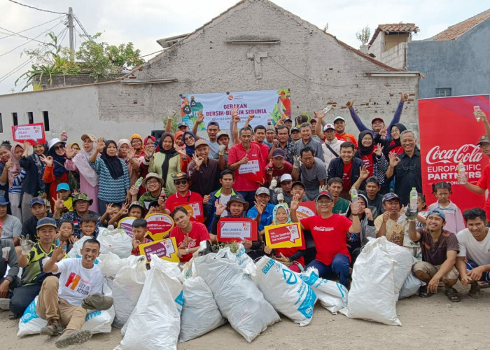 CCEP Indonesia Adakan Gerakan Bersih-Bersih Serentak di 10 Kota Libatkan 1.000 Orang
