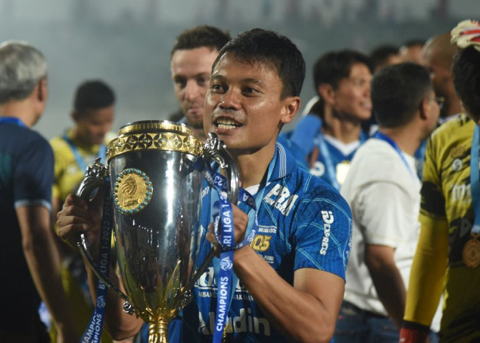 Alhamdulillah, Gelandang Persib Bandung Dedi Kusnandar Langsung Berangkat Ibadah Haji Usai Persib Juara Liga 1