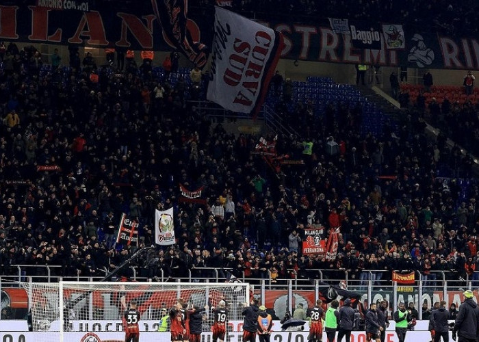 Clarence Seedorf dan Alessandro Nesta Sepakat AC Milan Butuh Stadion Baru