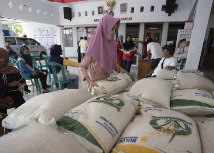 Pemerintah Resmi Gulirkan Bansos Beras dan Minyak Goreng untuk 35 Juta Keluarga Jelang Lebaran 2026