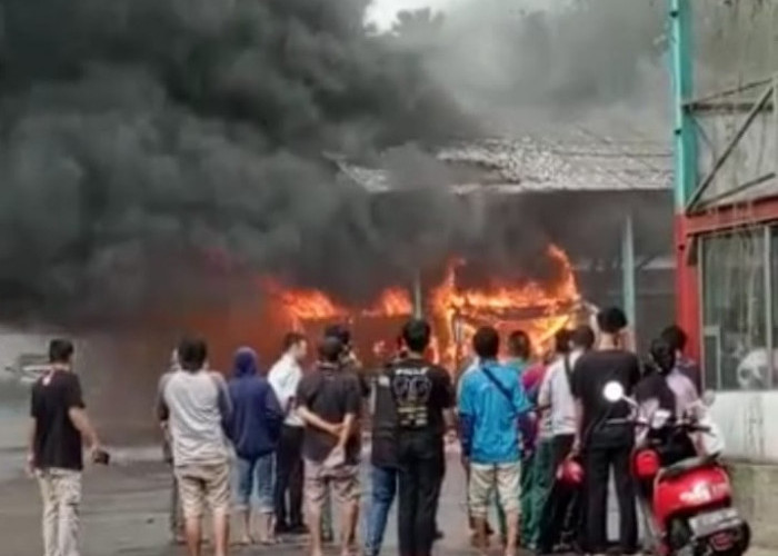 Kebakaran Bus Budiman Usai Disalon, Diduga Korsleting Listrik