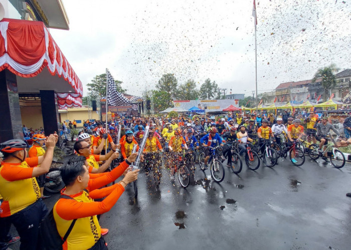 Ribuan Goweser Ikuti Bhayangkara Fun Bike, Jajal Rute 12 Kilometer Keliling Kota Tasikmalaya