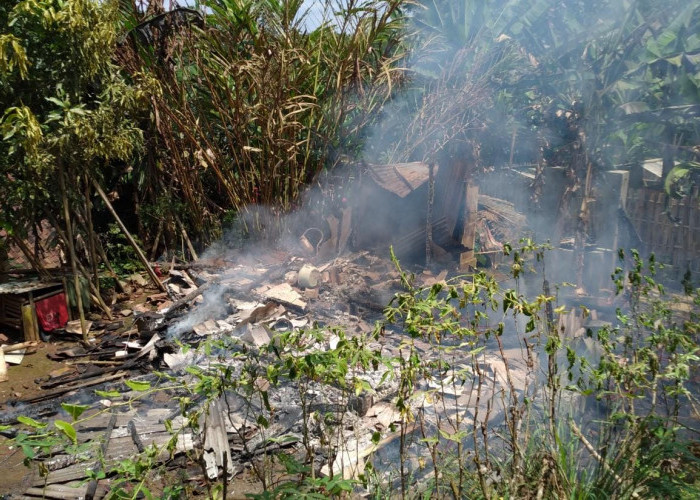 Rumah Panggung Habis Terbakar di Banjar, Pemilik Tengah Bantu Tetangga Mau Hajatan  