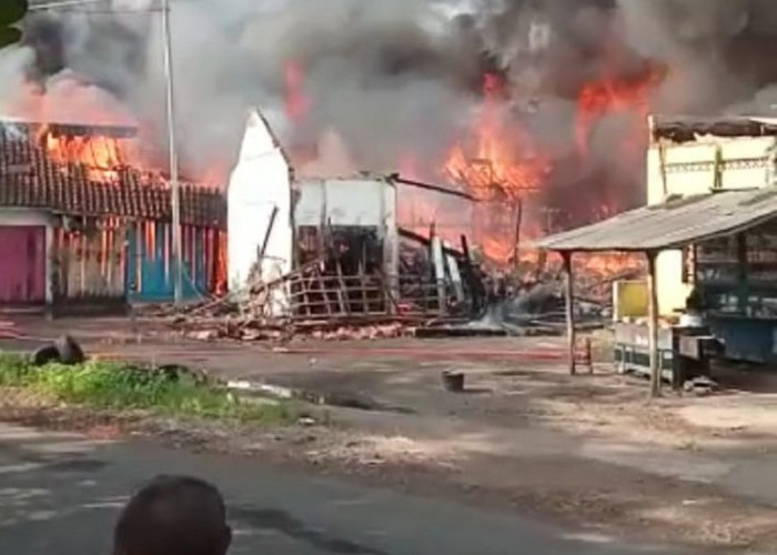 BREAKING NEWS, Pasar Besi di Cikurubuk Kota Tasikmalaya Kebakaran