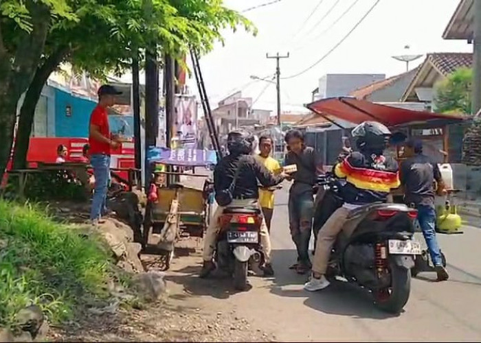 Sekotak Nasi Berkah: Cerita Gerakan Kemanusiaan MomenTasik di Jalanan Kota Tasikmalaya