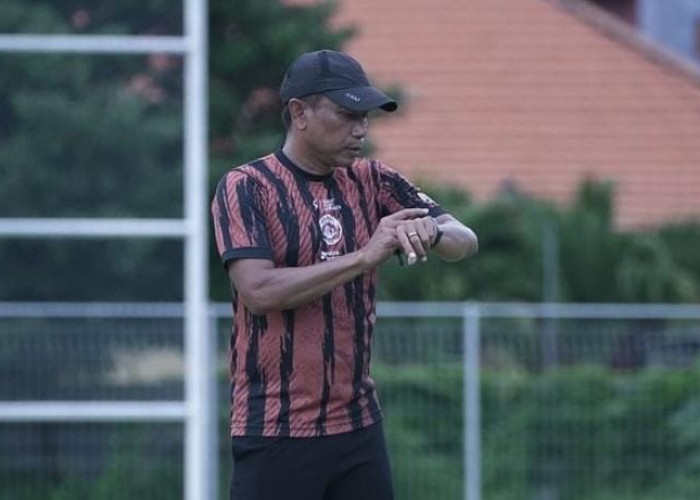 Jelang Kick Off, Pelatih Arema FC Minta Pemain Fokus Saat Lawan Bhayangkara FC, Demi Meraih Kemenangan!