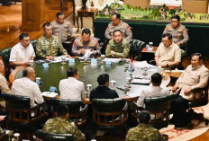 Prabowo Bahas Karhutla Sumatra dan Kalimantan Bersama Panglima TNI serta Kapolri