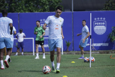 Kesan Luka Menalo Usai Latihan Perdana Bersama Persib, Kehadiran Ribuan Bobotoh: Pengalaman Tak Terlupakan