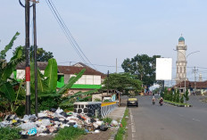 Sampah Menumpuk di Jalan Pemda Tasikmalaya, Warga Resah dan Pemerintah Diminta Bertindak