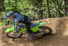 Kawasaki KLX230R S 2027 Diperkenalkan Resmi, Kini Hadir dengan Jok Lebih Rendah dan Nyaman