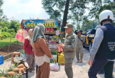 Satpol PP Jabar Tertibkan Pedagang di Jalur Ciater-Jalan Cagak, Lima Bangunan Liar Disegel