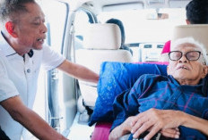 Kemensos Dampingi Anak Sayuti Melik, Heru Baskoro Jalani Pemeriksaan Mata di RSCM