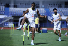 Bukan Malam, Ini Jadwal Persib vs Malut, Cek Lokasi Nobar Biru di Bandung