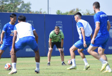Latihan Taktik Jadi Fokus Persib: Igor Tolic Mantangkan Serang Balik Cepat Jelang Piala Presiden 2026