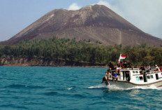Abu Gunung Anak Krakatau Terdeteksi di Jawa Barat, Warga Diminta Kurangi Aktivitas di Luar Rumah
