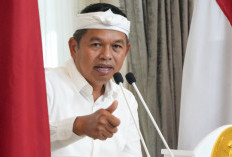 Tanggapi Aduan Warga, KDM Minta Anggaran Perbaikan Jalan Garut Ditambah