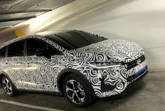 Benarkah Ini BYD PHEV? Mobil Kamuflase dengan Siluet dan Lampu Depan Mirip M6 Tertangkap Kamera